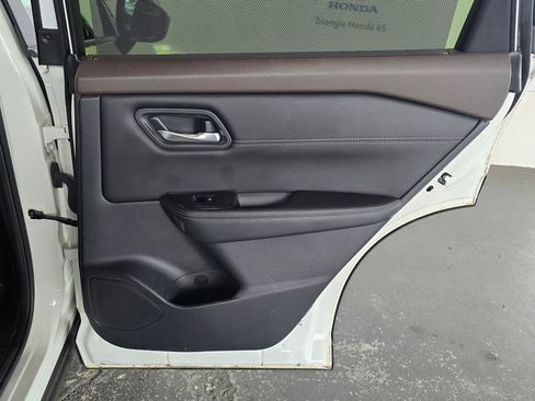 Used 2023 Nissan Rogue SV FWD image 29