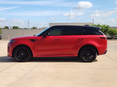 Used 2024 Land Rover Range Rover Sport Dynamic SE AWD/4WD image 3
