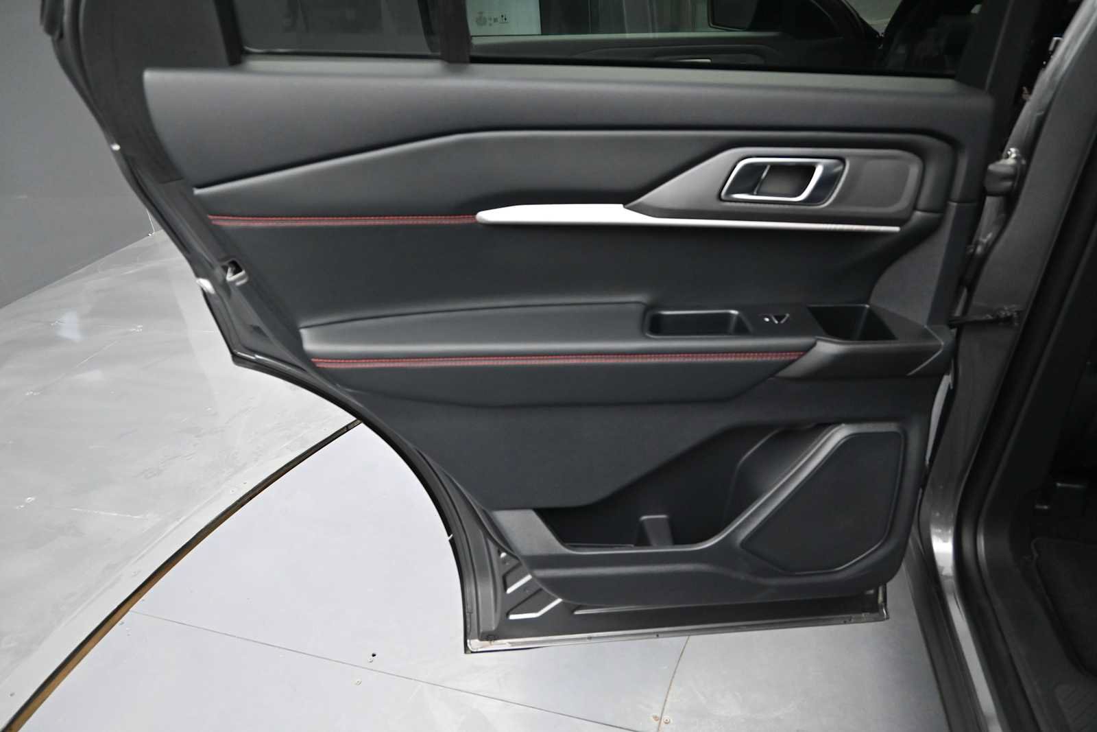 New 2025 Ford Explorer ST-Line AWD/4WD image 25