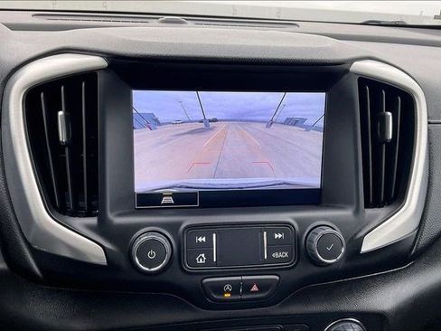 Used 2024 GMC Terrain SLT image 26