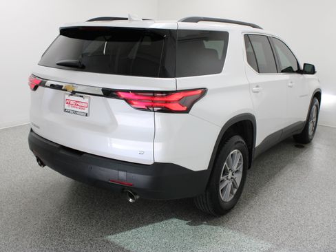 Used 2022 Chevrolet Traverse LT FWD image 7