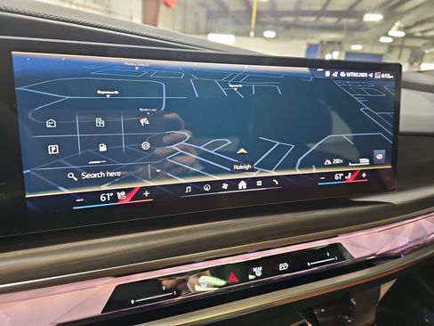 New 2026 BMW 740i xDrive w/ Executive Package image 25