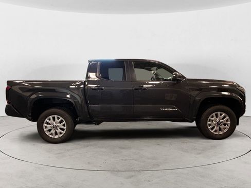 Certified 2025 Toyota Tacoma TRD Off-Road image 6