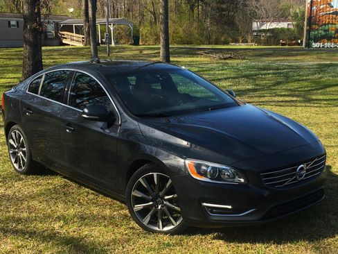 Used 2015 Volvo S60 T5 Platinum image 8