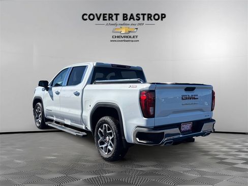 Used 2024 GMC Sierra 1500 SLE w/ X31 Off-Road Package image 6