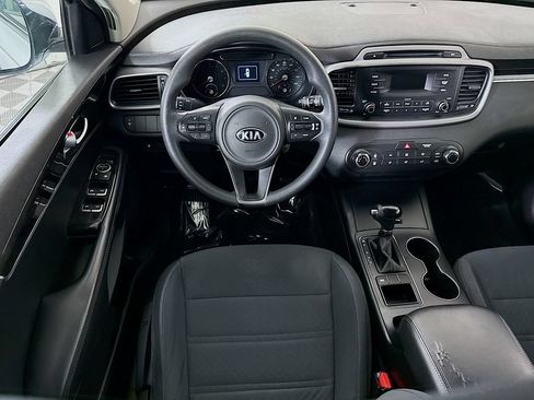 Used 2016 Kia Sorento L FWD image 3