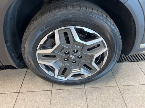 Used 2022 Hyundai Santa Fe Limited image 9