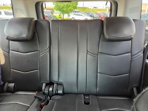 Used 2016 Cadillac Escalade ESV Luxury AWD/4WD image 10
