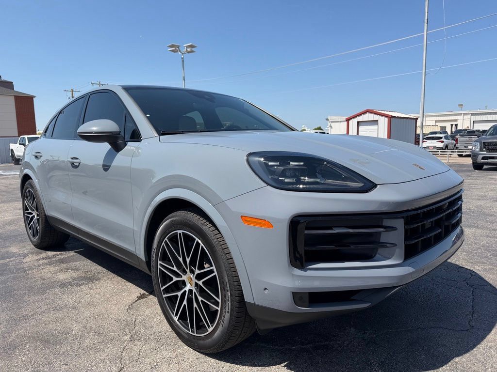 Used 2024 Porsche Cayenne Coupe AWD/4WD image 4