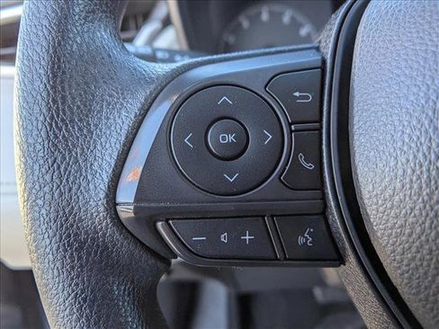 Used 2024 Toyota Corolla Cross L image 16