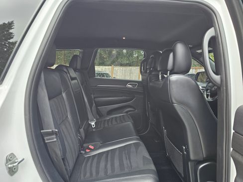 Used 2018 Jeep Grand Cherokee Altitude image 11