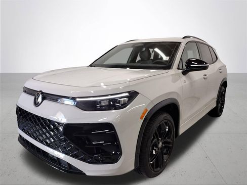 New 2026 Volkswagen Tiguan SE R-Line AWD/4WD image 2