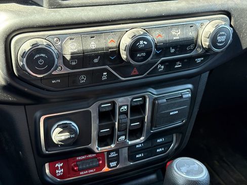 Used 2022 Jeep Wrangler Unlimited Rubicon w/ LED Lighting Group image 23