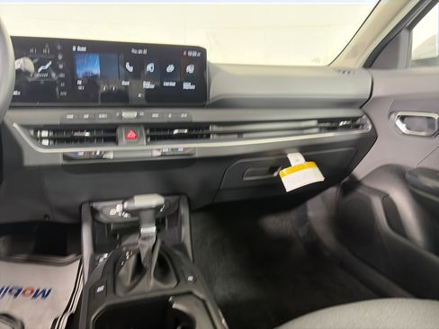 Used 2025 Kia K4 EX image 23