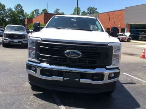 Used 2024 Ford F350 XL w/ FX4 Off-Road Package AWD/4WD image 4