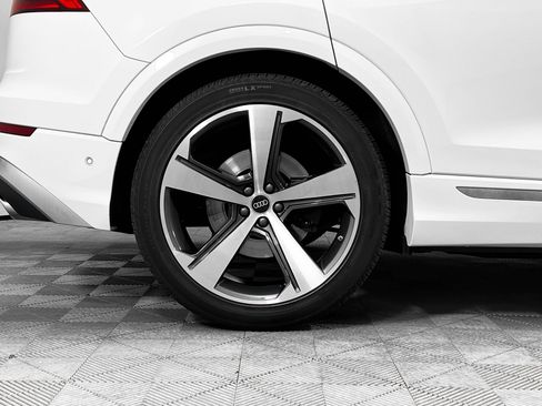 Certified 2024 Audi SQ8 Prestige image 10