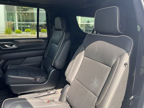 Used 2021 Chevrolet Suburban Premier AWD/4WD image 13