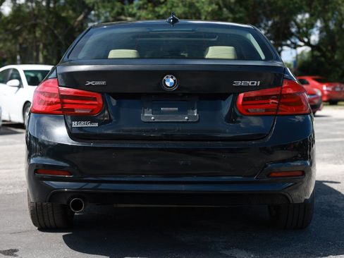 Used 2017 BMW 320i xDrive Sedan AWD/4WD image 7