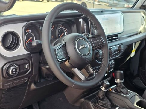 New 2026 Jeep Gladiator Sport image 7