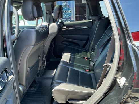 Used 2019 Jeep Grand Cherokee Overland AWD/4WD image 17