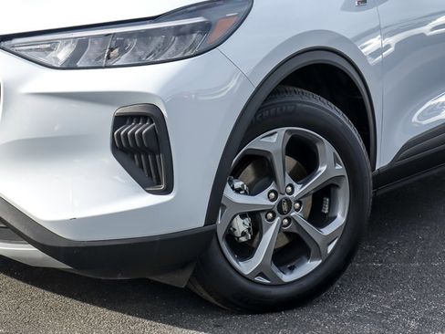 Certified 2025 Ford Escape ST-Line w/ Equipment Group 301A FWD image 3