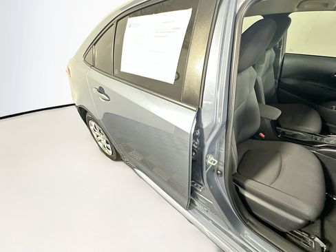 Used 2021 Toyota Corolla LE FWD image 27