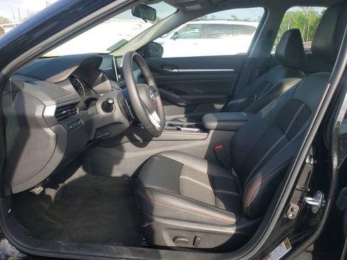 Used 2025 Nissan Altima 2.5 SR image 13