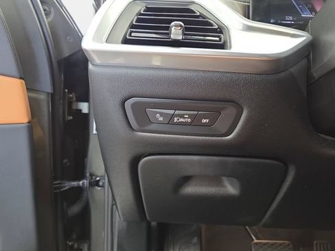 Used 2025 BMW X5 xDrive40i w/ Premium Package AWD/4WD image 27