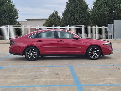 Used 2024 Honda Accord EX image 5