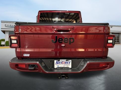 Used 2021 Jeep Gladiator Overland image 4