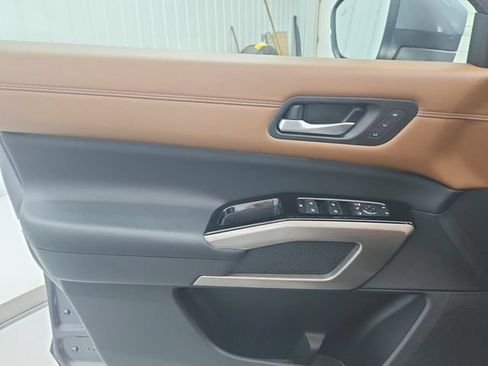 Used 2024 Nissan Pathfinder Platinum FWD image 34