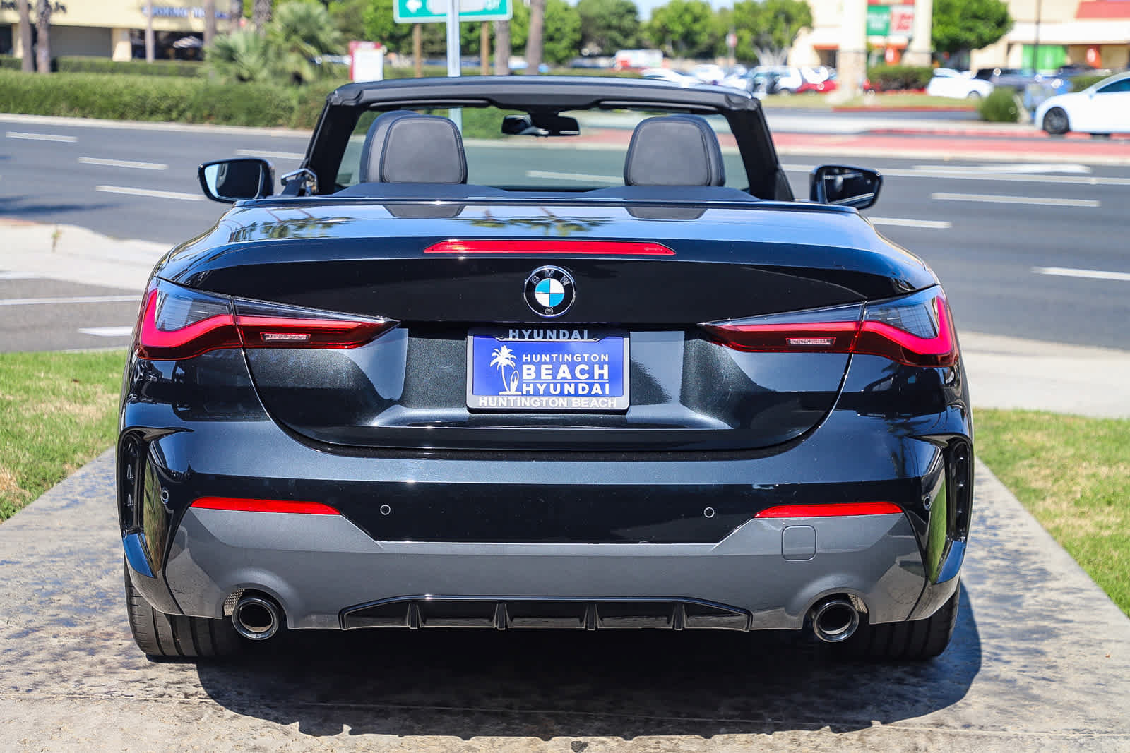 Used 2024 BMW 430i Convertible w/ M Sport Package RWD image 7