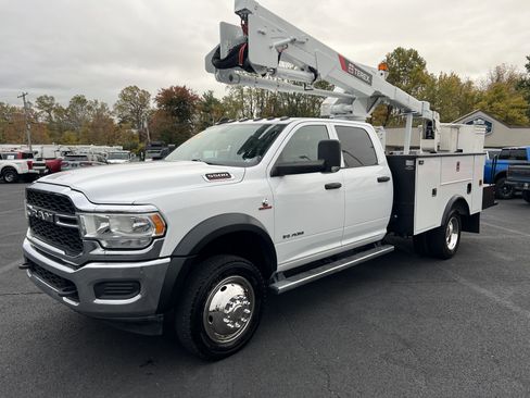 Used 2019 RAM 5500 Tradesman w/ Chrome Appearance Group image 13