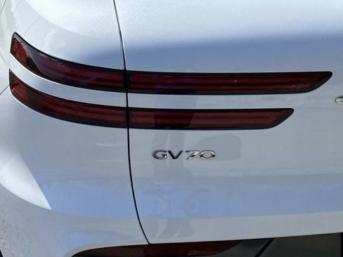 New 2026 Genesis GV70 2.5T Advanced image 12