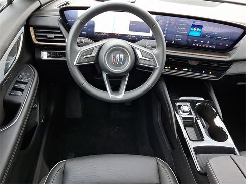 Used 2024 Buick Envision Avenir image 2