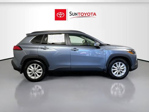 Used 2023 Toyota Corolla Cross LE image 2