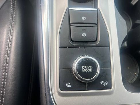 Used 2023 Ford Explorer XLT w/ Equipment Group 202A AWD/4WD image 25