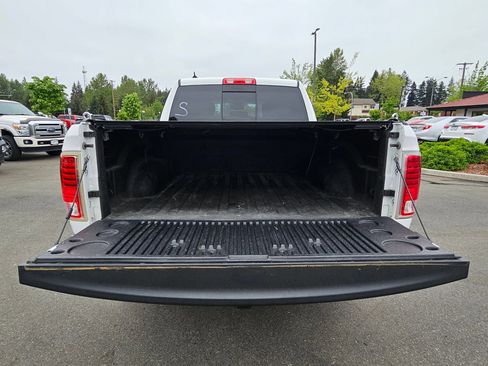 Used 2018 RAM 1500 Laramie AWD/4WD image 6