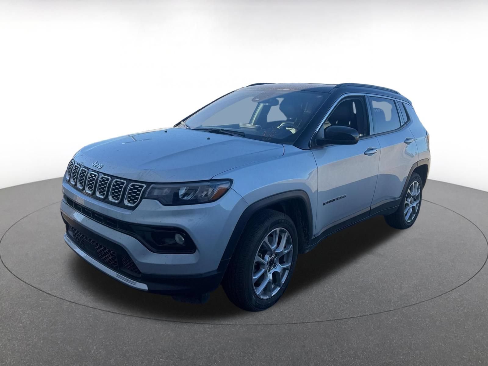 Used 2025 Jeep Compass Limited AWD/4WD image 4
