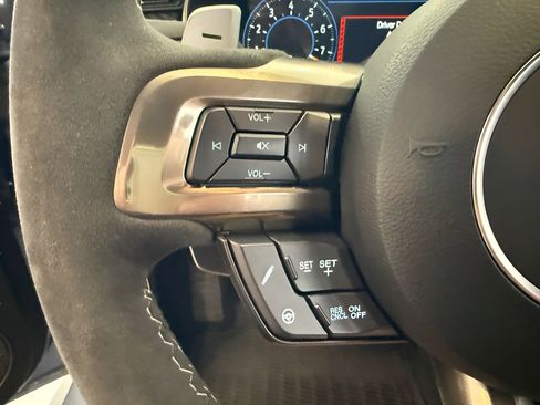 Used 2022 Ford Mustang Shelby GT500 w/ Technology Package RWD image 21