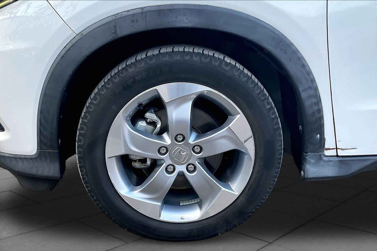 Used 2020 Honda HR-V LX image 11