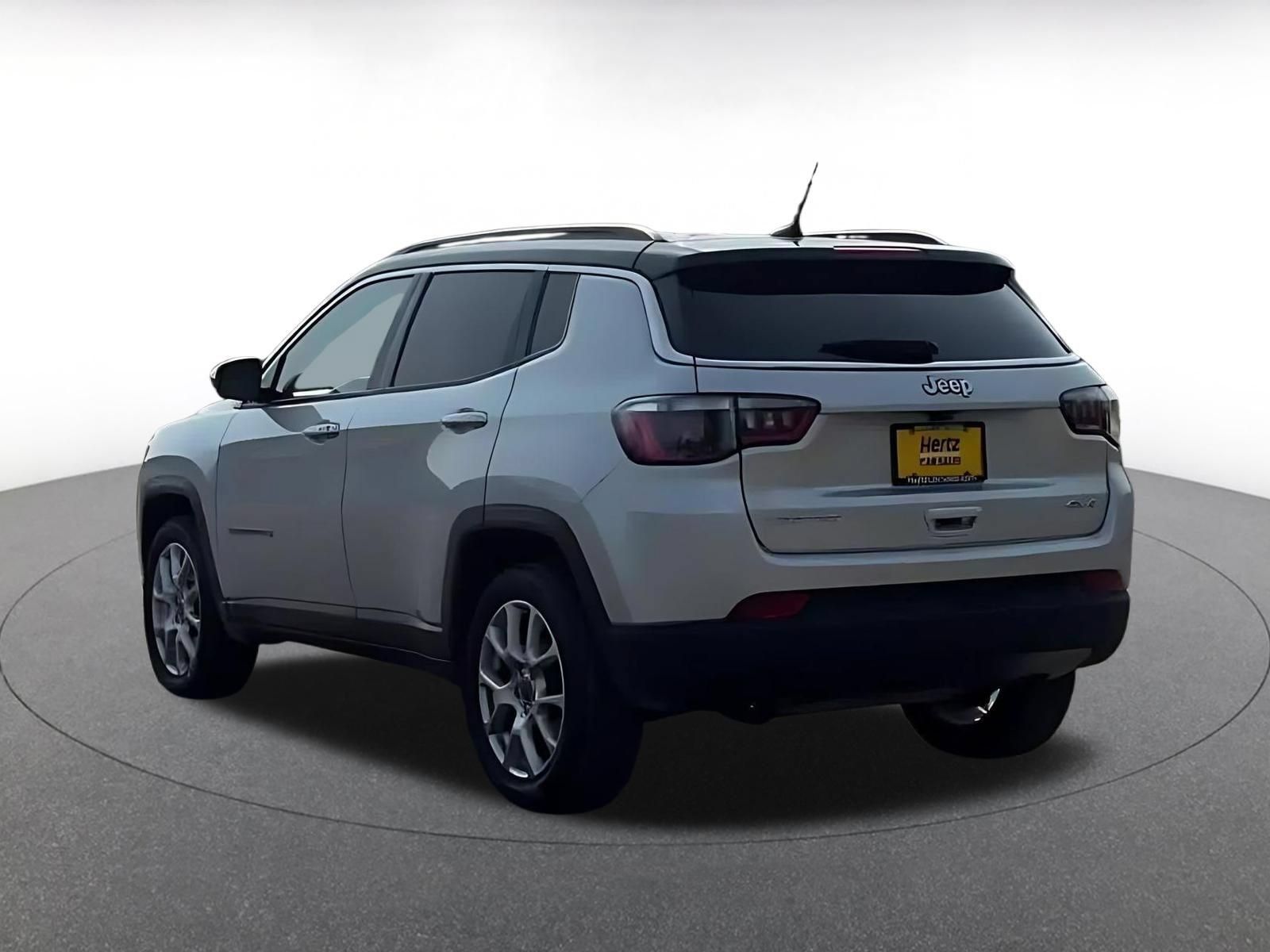 Used 2025 Jeep Compass Limited AWD/4WD image 10