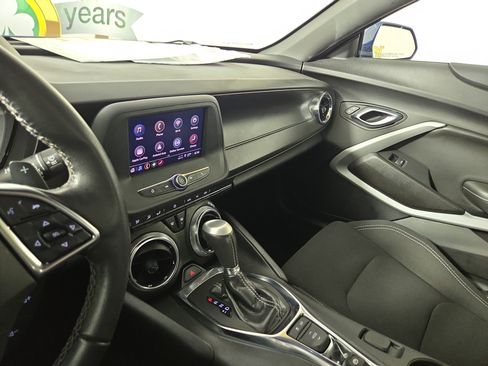 Certified 2021 Chevrolet Camaro LT image 24