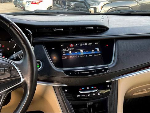 Used 2018 Cadillac XT5 Luxury w/ Driver Awareness Package image 11