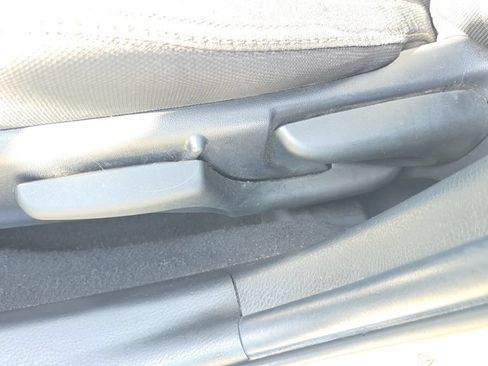 Used 2018 Toyota Corolla LE FWD image 16