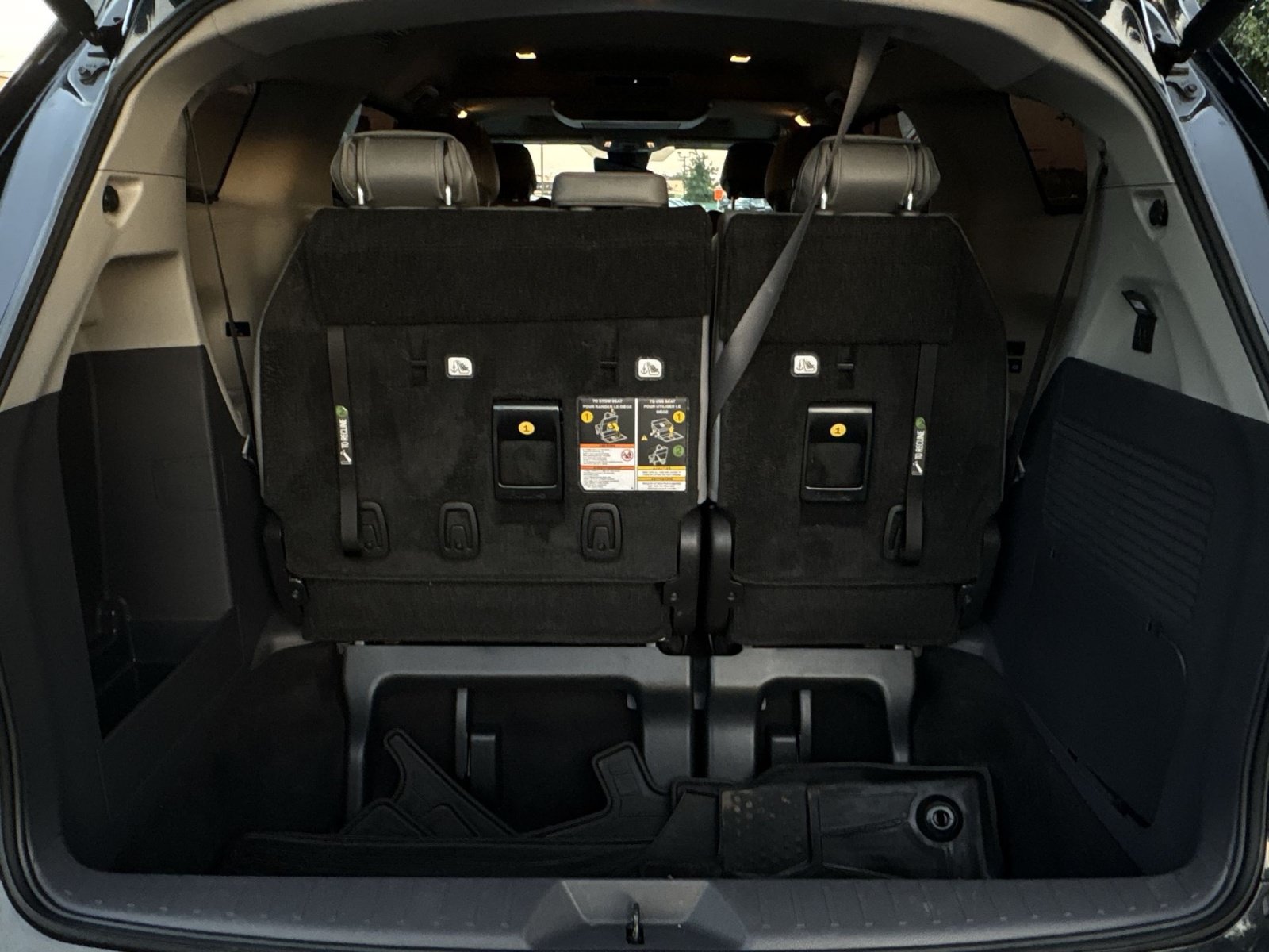 Used 2023 Toyota Sienna Limited AWD/4WD image 28