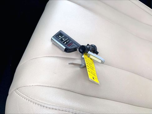 Used 2022 Acura MDX FWD image 14