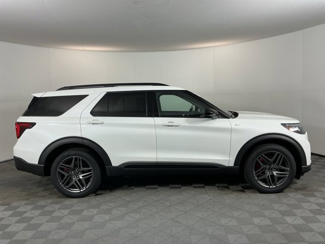 Used 2025 Ford Explorer ST-Line w/ Premium Package AWD/4WD image 4