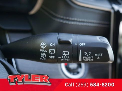 New 2025 Jeep Grand Cherokee Limited w/ Luxury Tech Group II AWD/4WD image 25