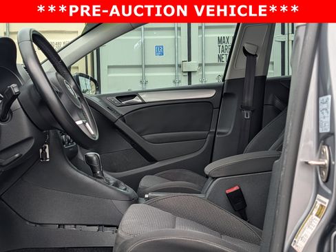 Used 2013 Volkswagen Golf 4-Door FWD image 20